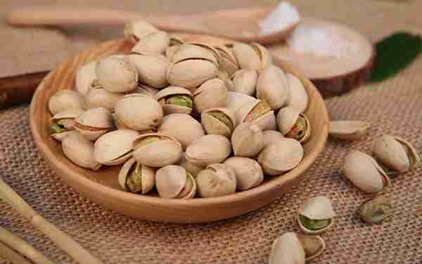 خرید پسته احمد آقایی درجه یک + قیمت فروش استثنایی