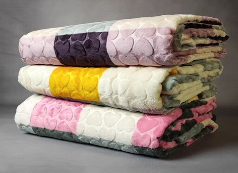 قیمت خرید پتو مسافرتی چهارخونه مخمل + فروش ویژه