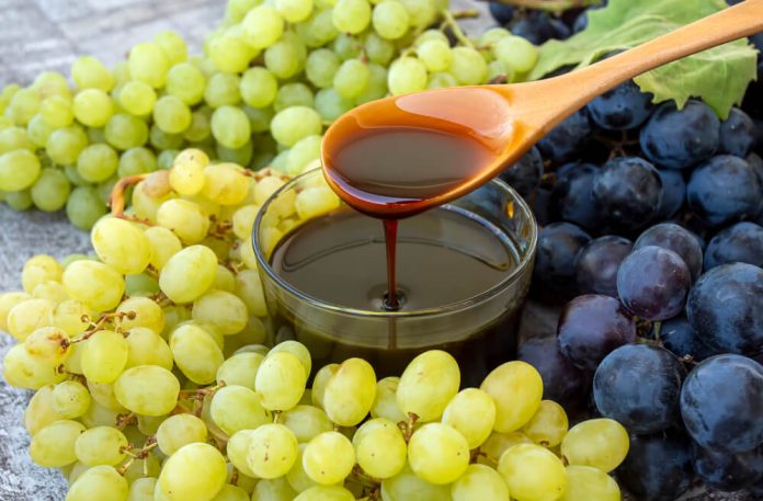 خرید شیره انگور فله + قیمت فروش استثنایی