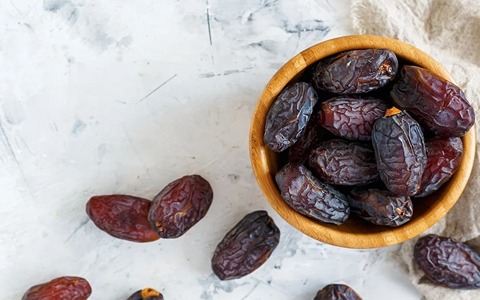 خرید خرما خارک سیاه + قیمت فروش استثنایی