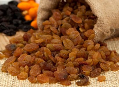 قیمت کشمش تیزابی بی دانه + خرید باور نکردنی