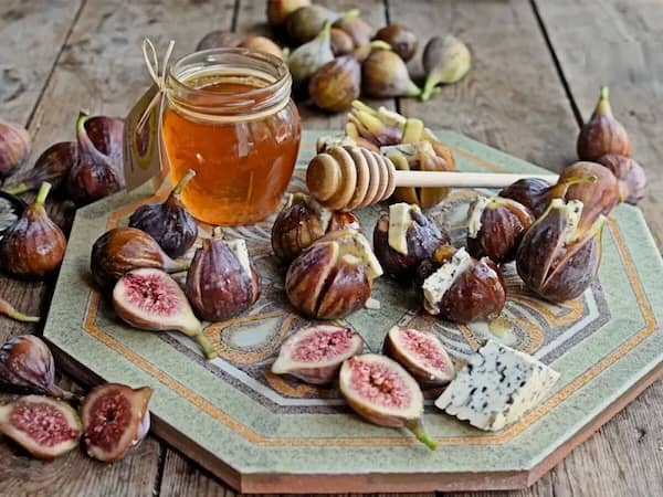 خرید انجیر خشک عسلی + قیمت فروش استثنایی